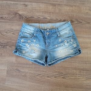 Vanilla Star NWOT destructed shorts Size juniors 5